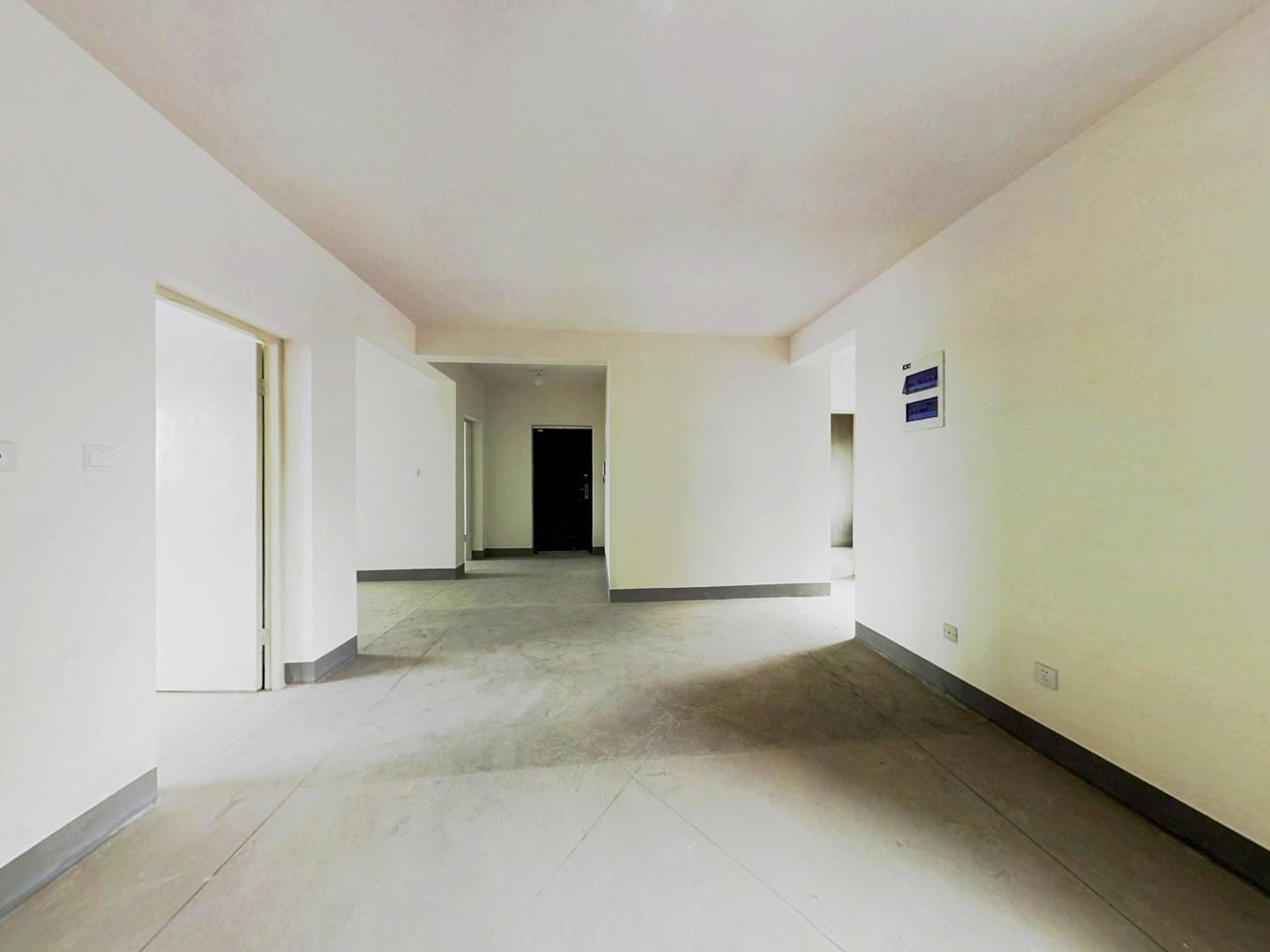 兴石花园 3室1厅1卫 106m&sup2;