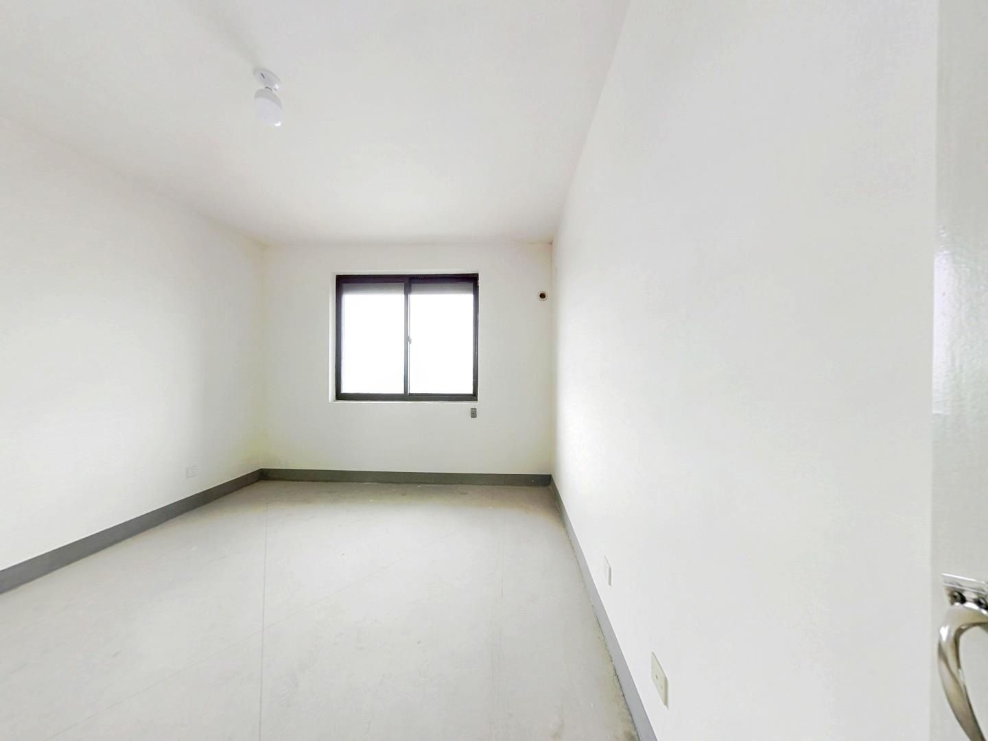 兴石花园 3室1厅1卫 106m&sup2;