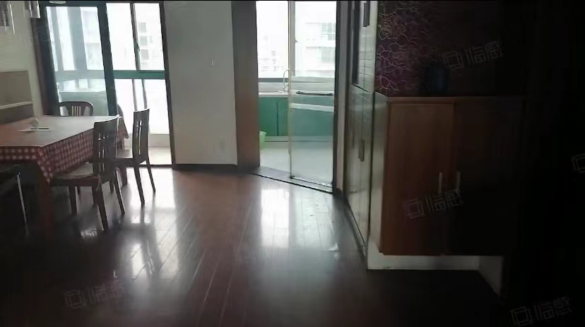 凤凰莱茵苑 3室2厅2卫 145.00m&sup2;