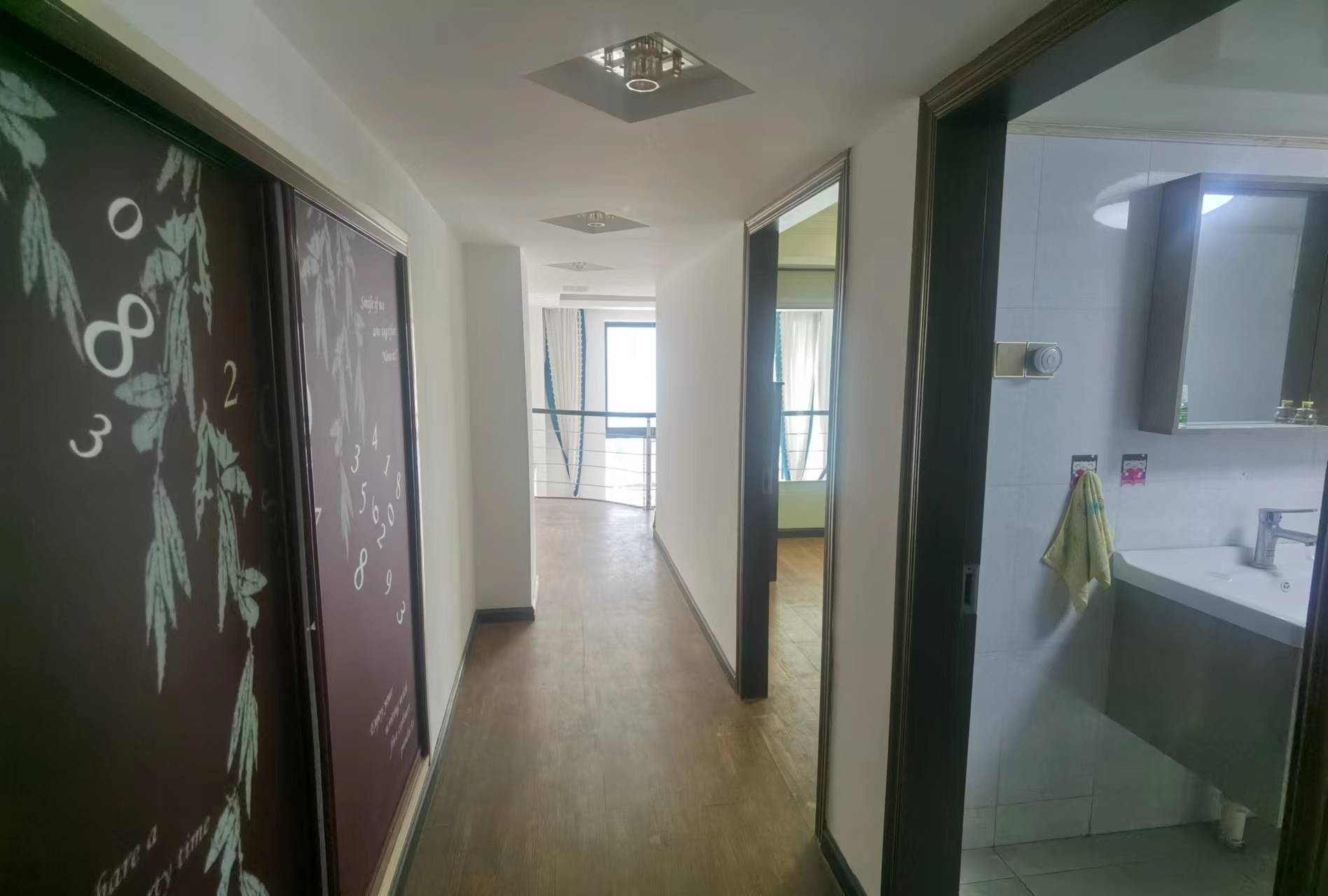 华都商业广场 3室2厅1卫 68.19m&sup2;