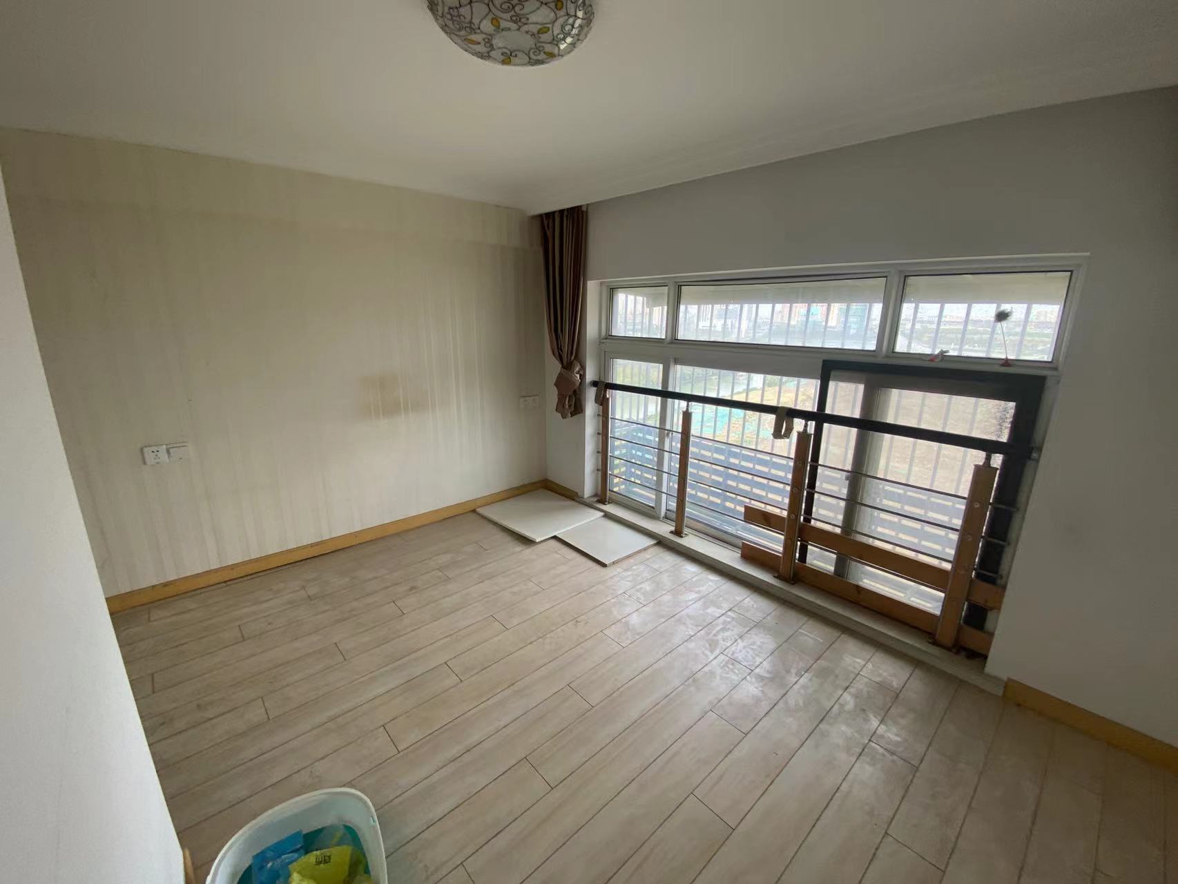 百花大厦 2室1厅1卫 57.00m&sup2;