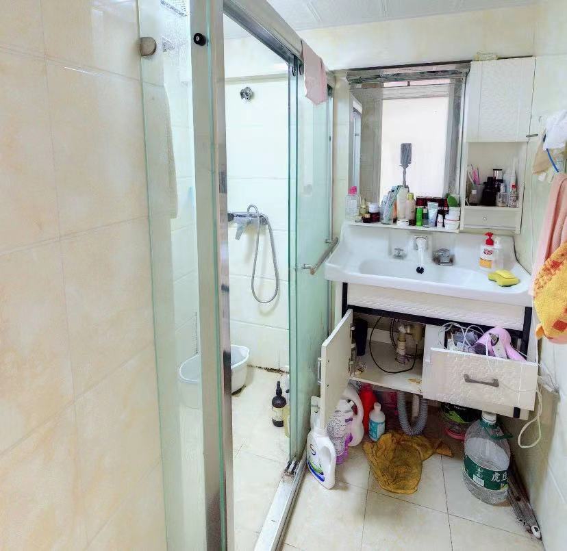 百花大厦 3室2厅2卫 58m&sup2;