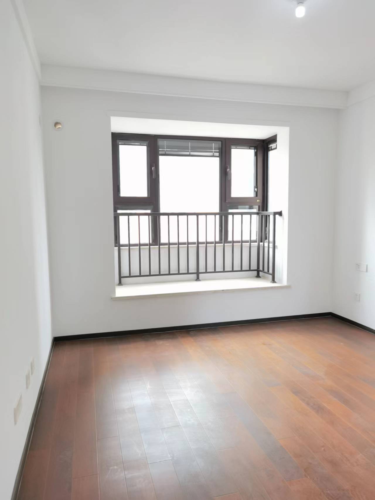 云樾东方 3室2厅2卫 136m&sup2;