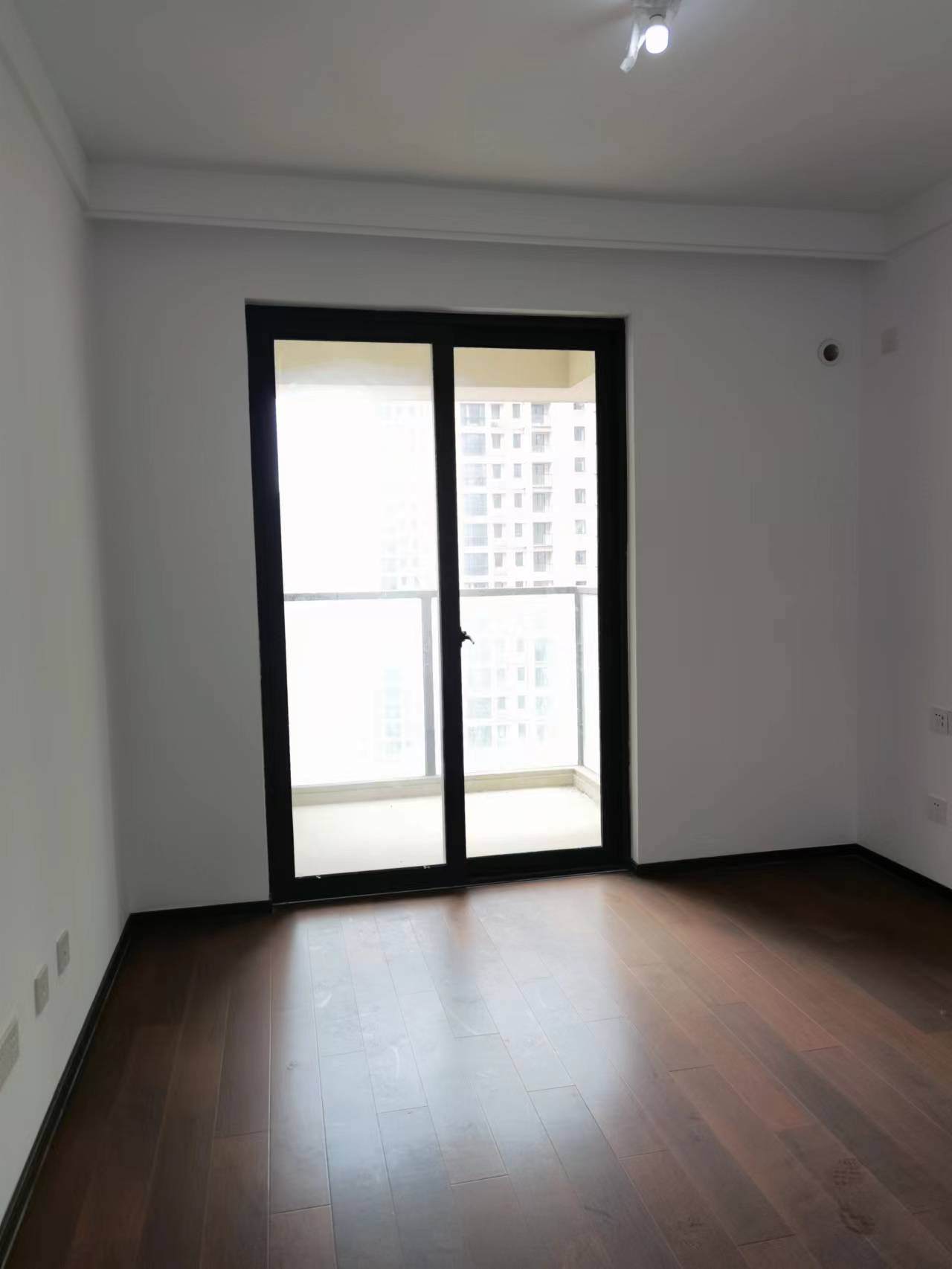云樾东方 3室2厅2卫 136m&sup2;