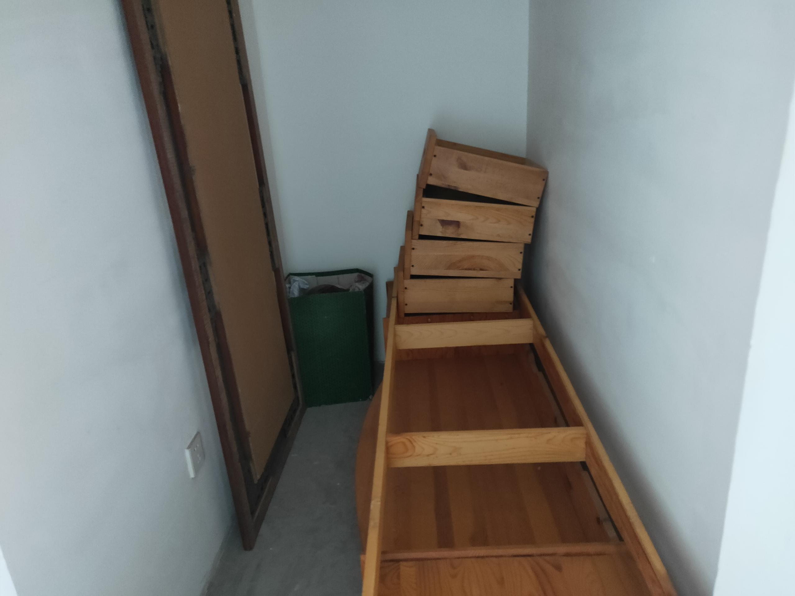 军山花园 4室2厅2卫 236m&sup2;