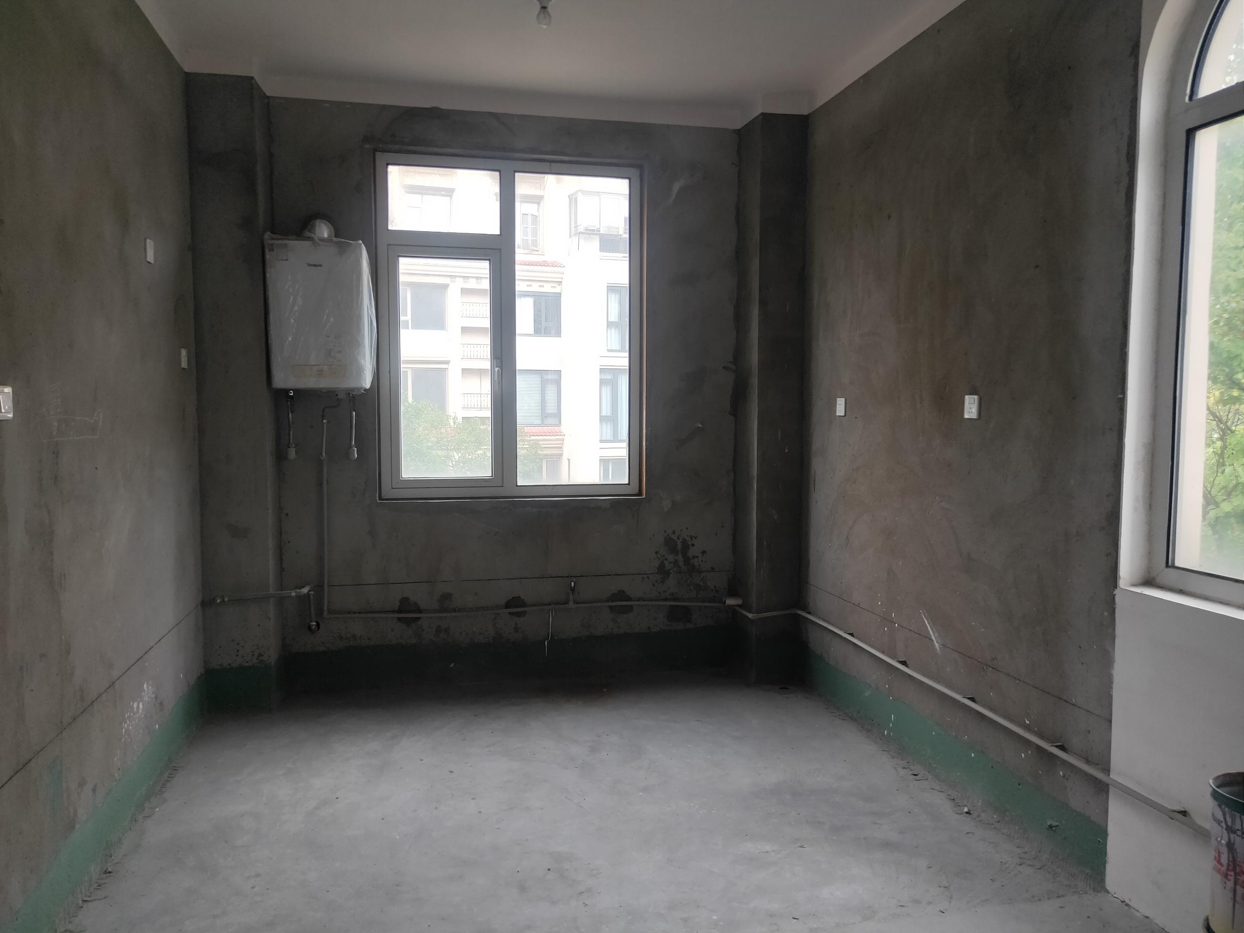 军山花园 4室2厅2卫 236m&sup2;