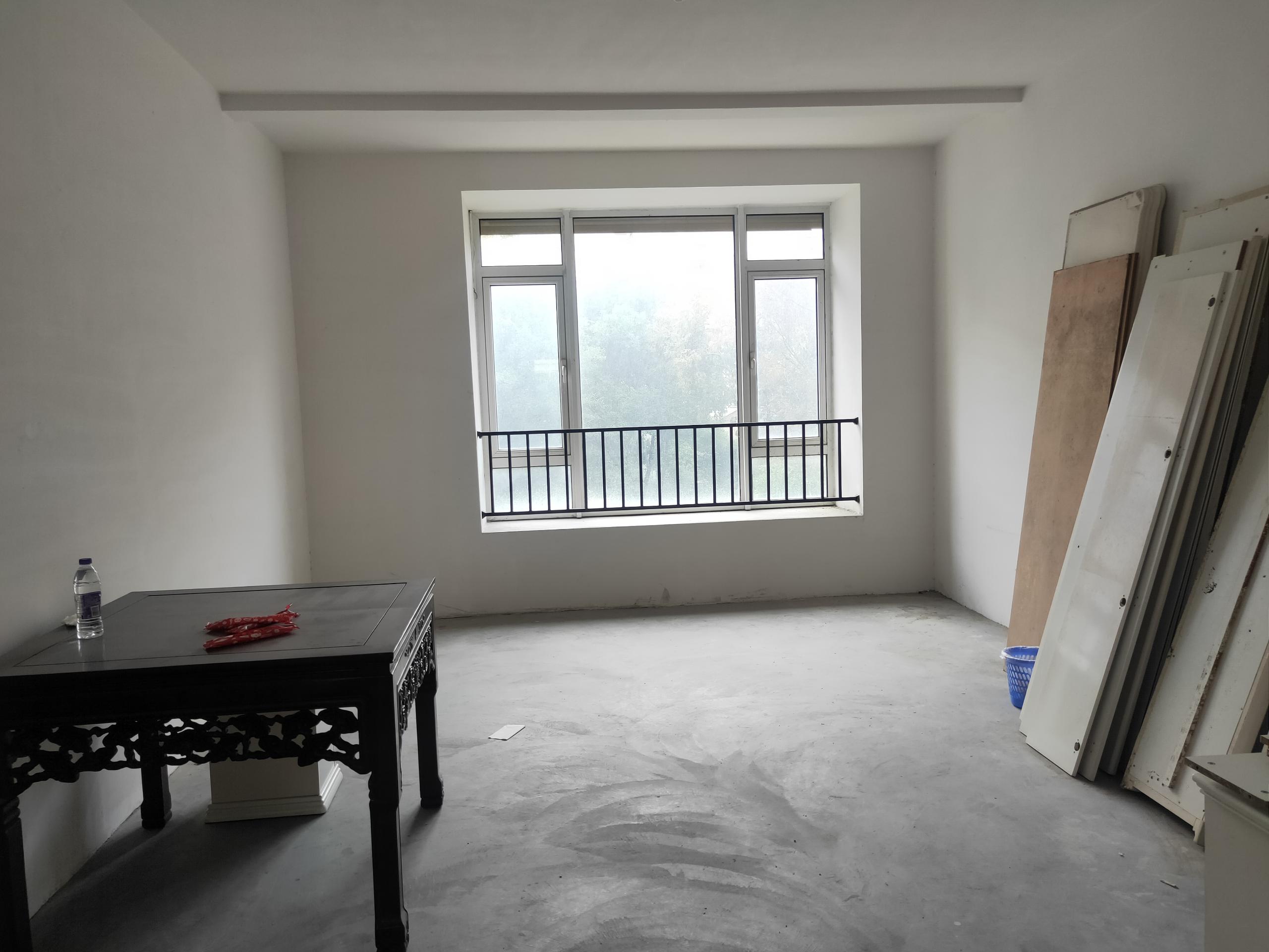 军山花园 4室2厅2卫 236m&sup2;
