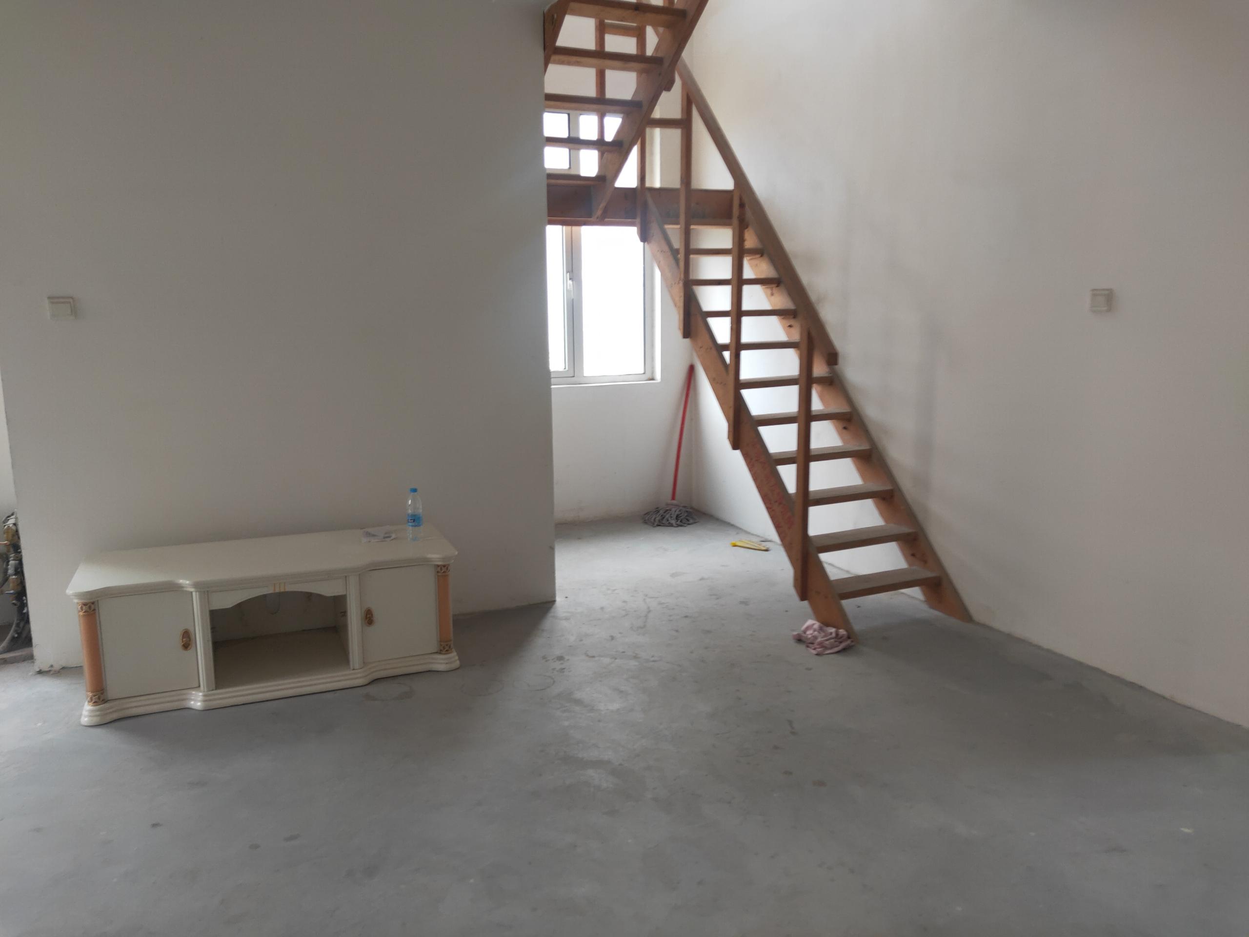 军山花园 4室2厅2卫 236m&sup2;