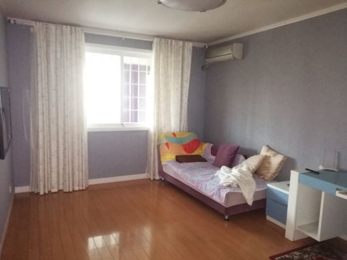 紫东花苑 3室2厅1卫 137m&sup2;
