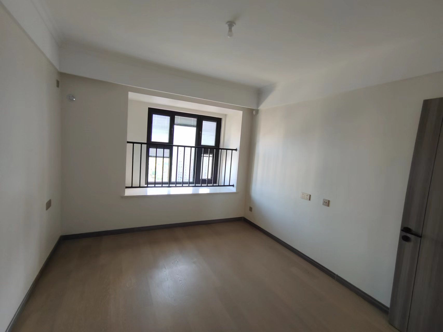 中创大都会 2室1厅1卫 98m&sup2;