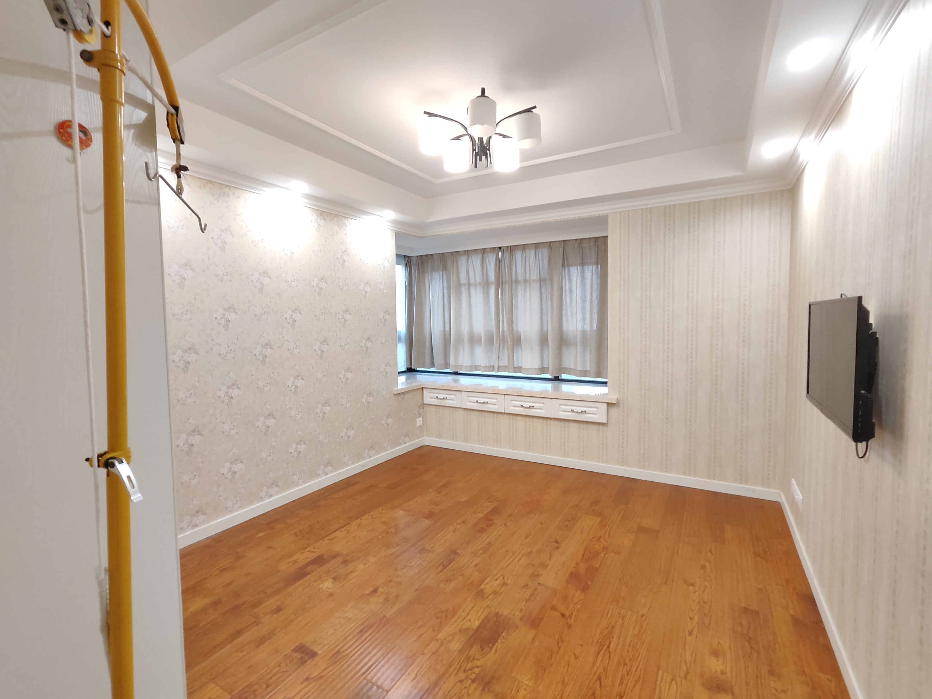 保利香槟国际 4室2厅2卫 137m&sup2;