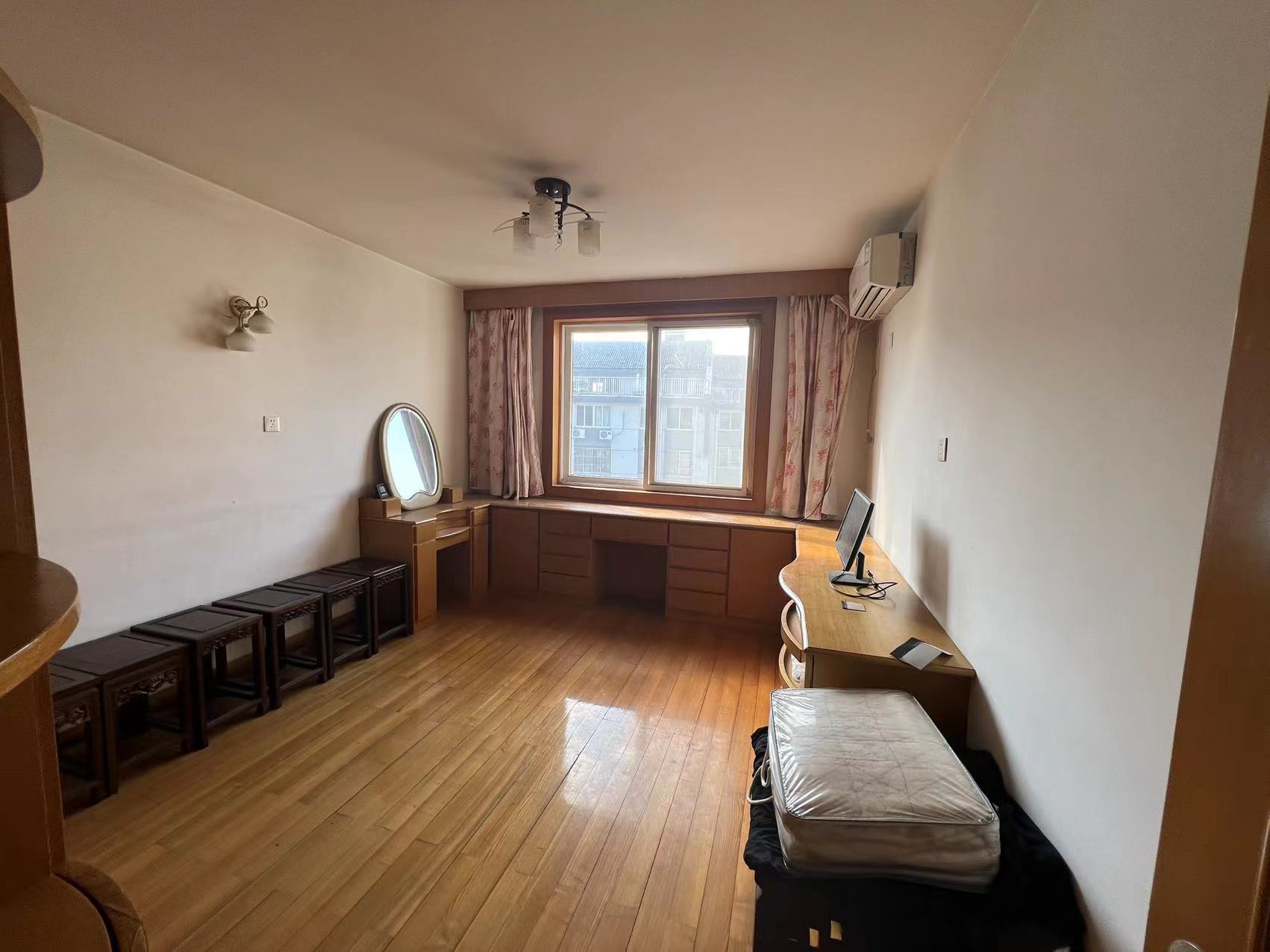 北郭东村南区 5室2厅2卫 129.58m&sup2;