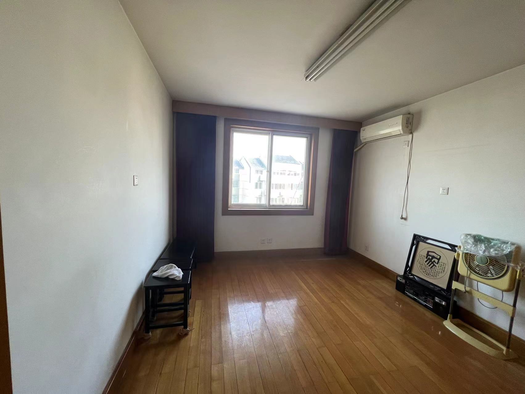 北郭东村南区 5室2厅2卫 129.58m&sup2;