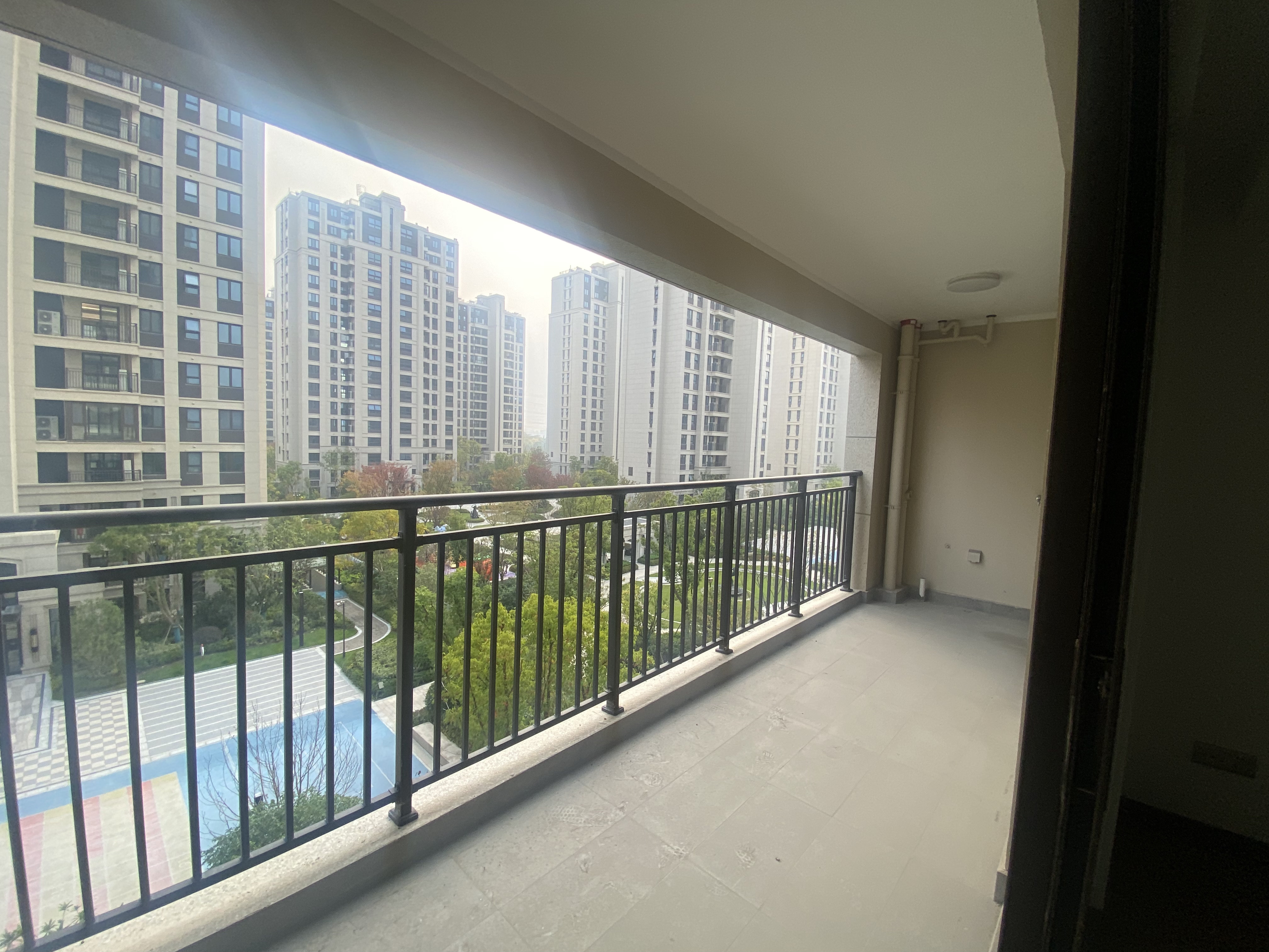 中海上东区 4室2厅2卫 143m&sup2;