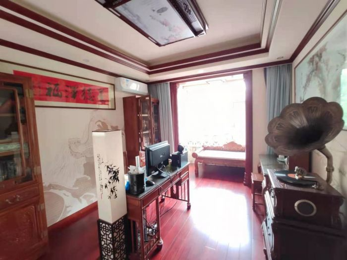 军山花园 6室3厅3卫 240m&sup2;