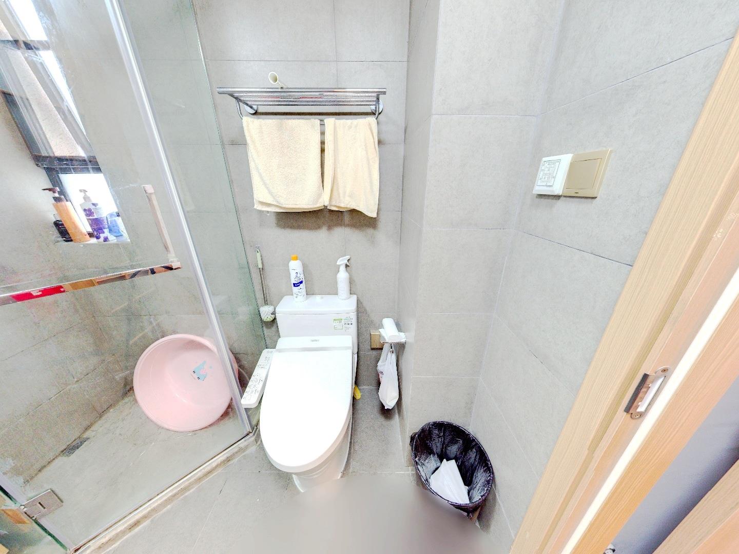 雍华府 3室2厅2卫 114m&sup2;