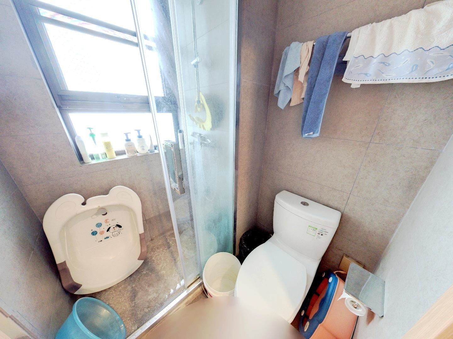 雍华府 3室2厅2卫 114m&sup2;
