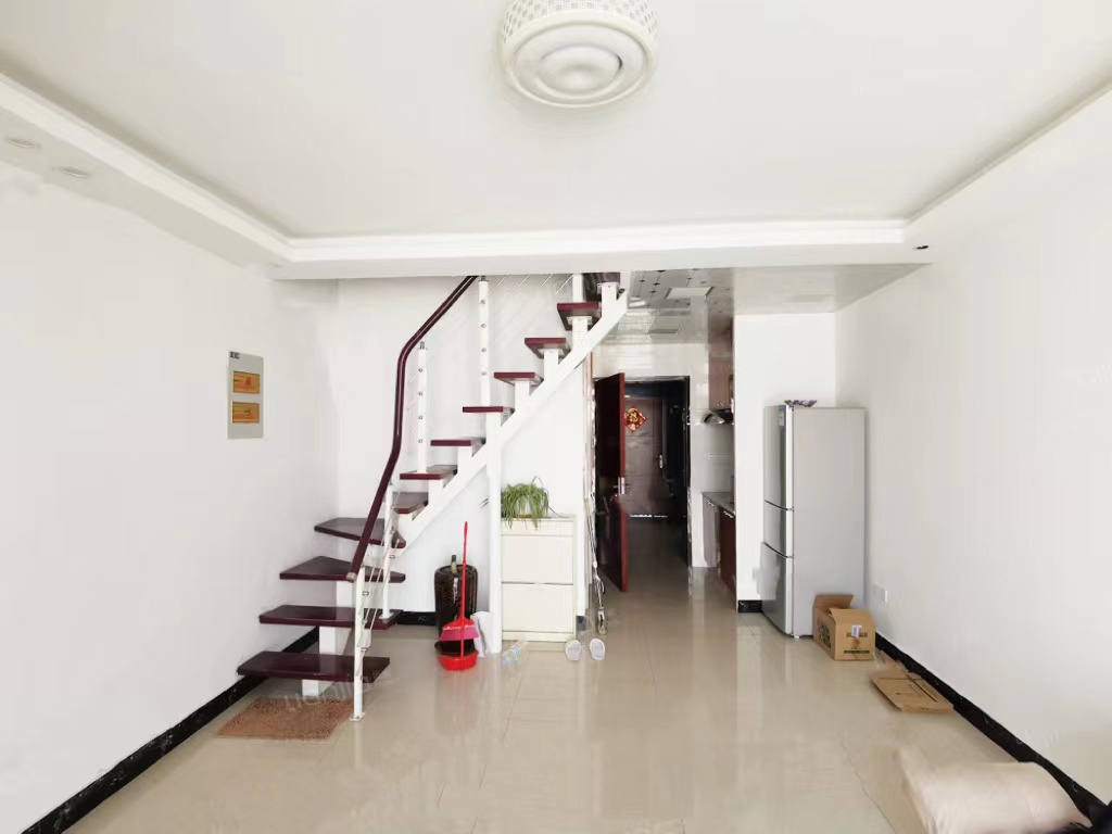 人民东路699号京扬数码城 1室1厅1卫 42.24m&sup2;