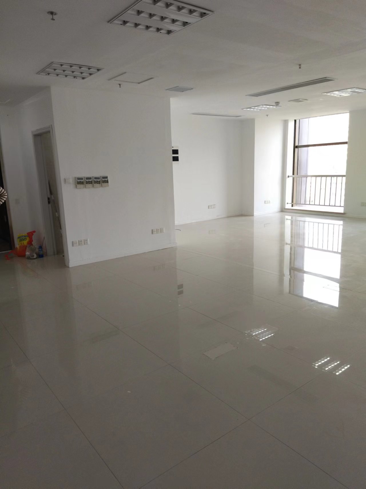 中南世纪城南区 1室1厅1卫 229m&sup2;