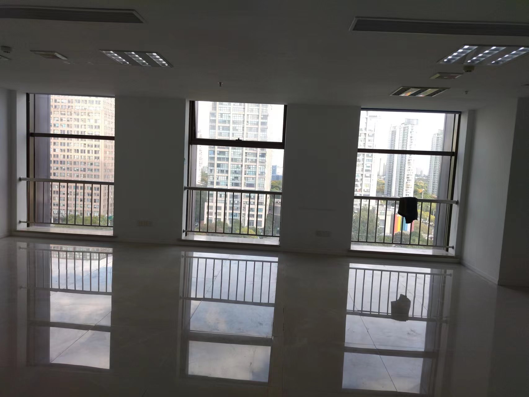 中南世纪城南区 1室1厅1卫 229m&sup2;