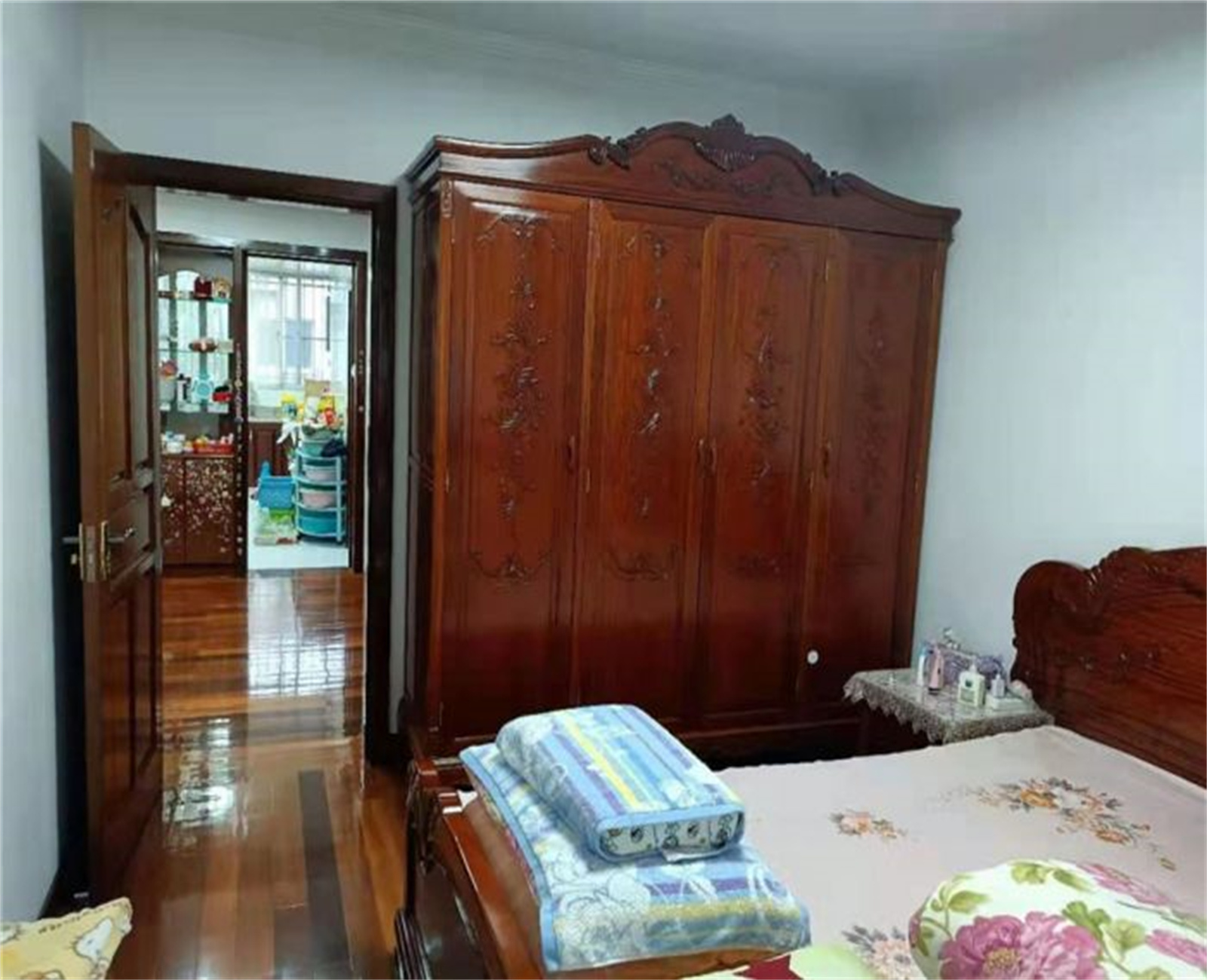 小石桥花苑 5室2厅2卫 183m&sup2;