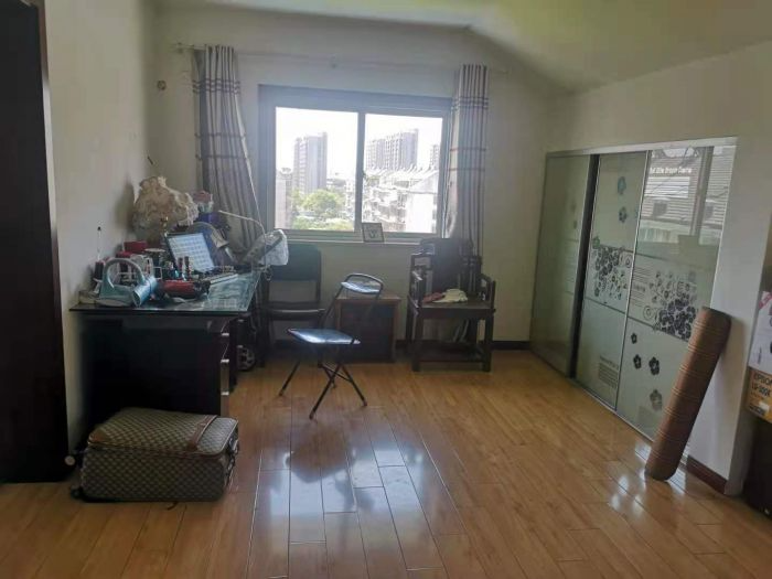 紫东花苑 5室1厅2卫 94.5m&sup2;