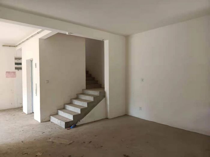 城山隐花苑 6室4厅2卫 290m²