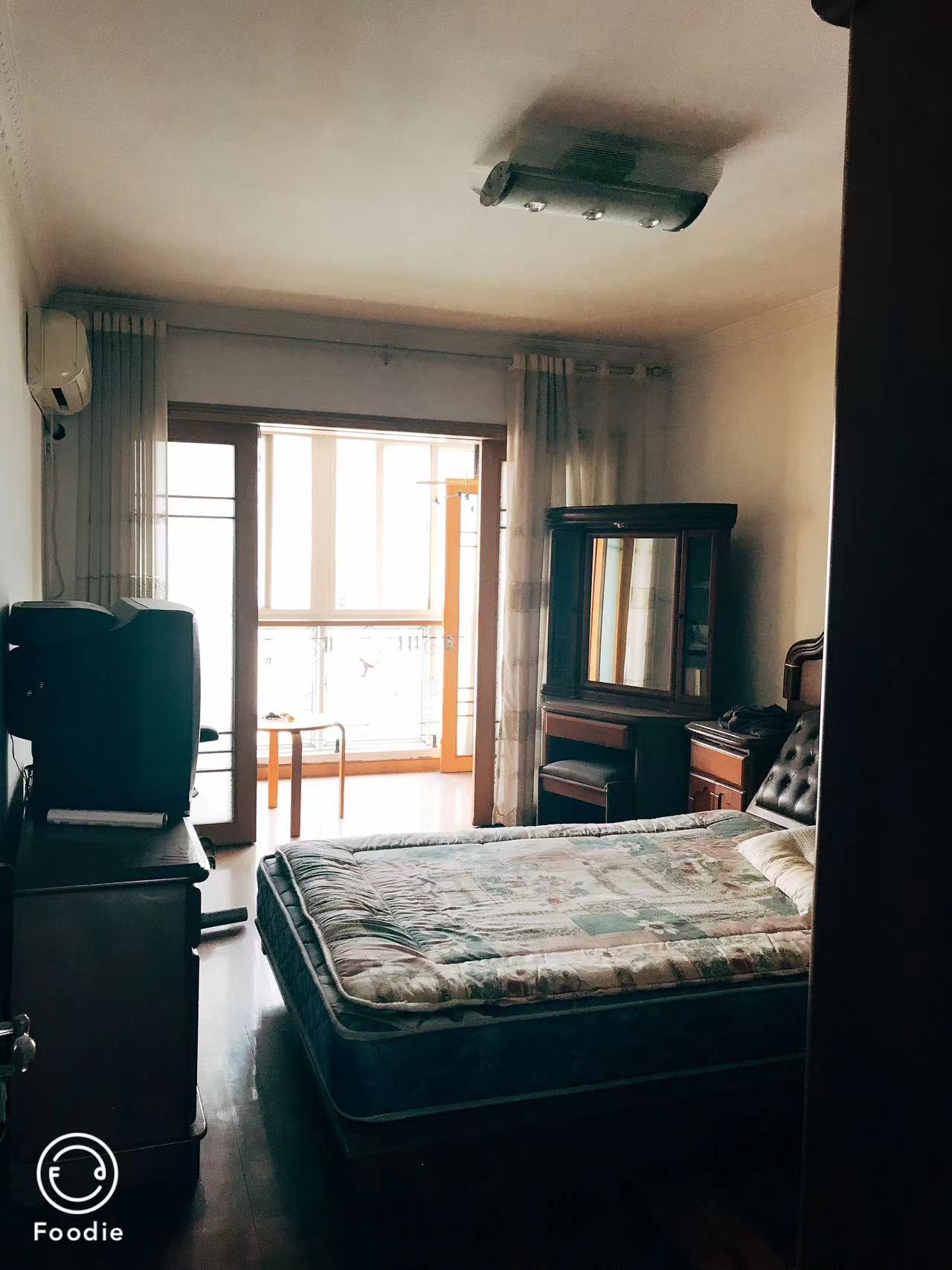 东昇花园 7室2厅3卫 244.00m&sup2;