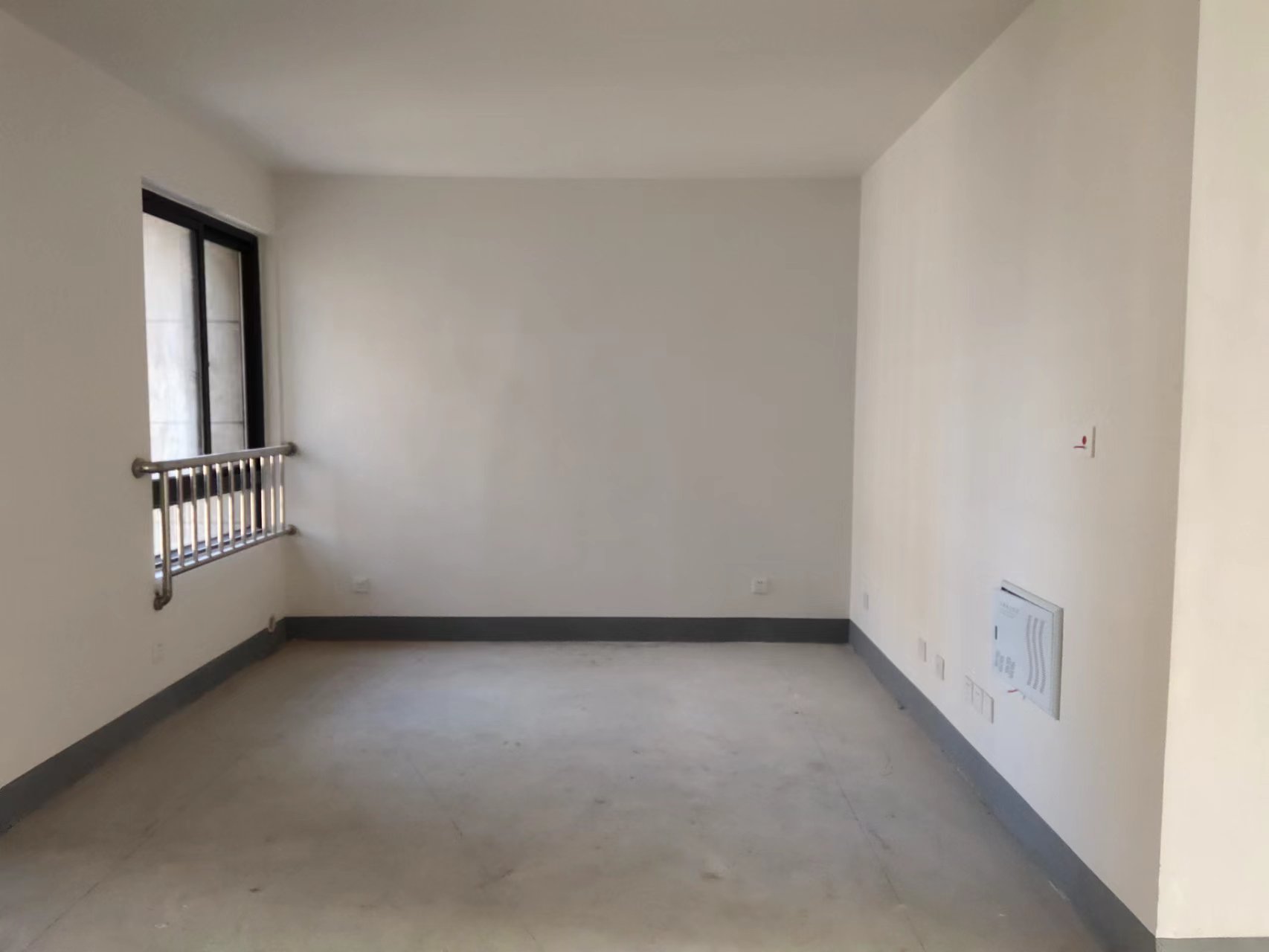 兴石花园 3室1厅1卫 119m&sup2;