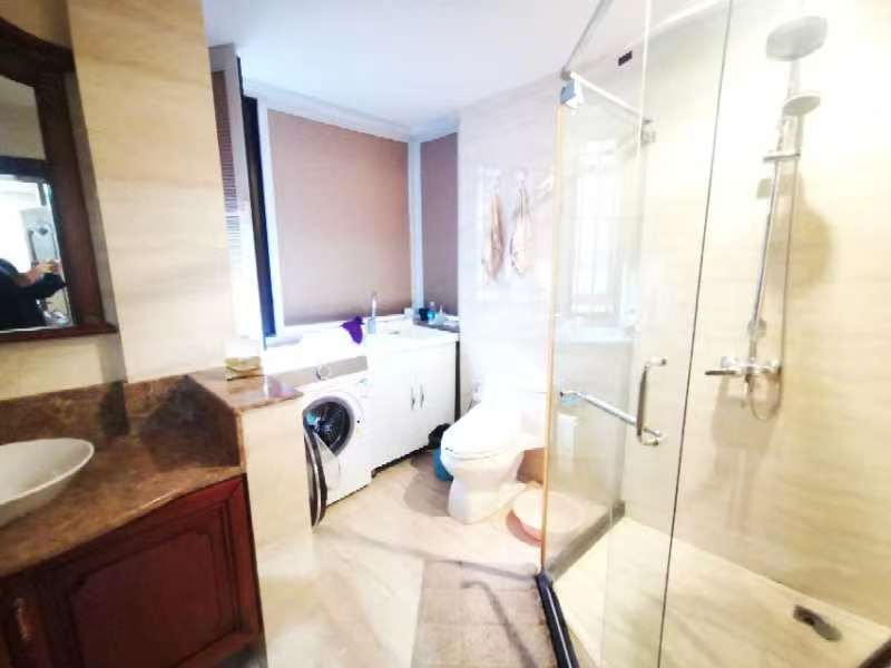 春晖花园 5室3厅5卫 304.30m&sup2;