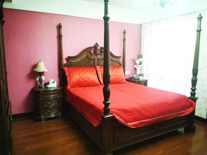 春晖花园 5室3厅5卫 304.30m&sup2;