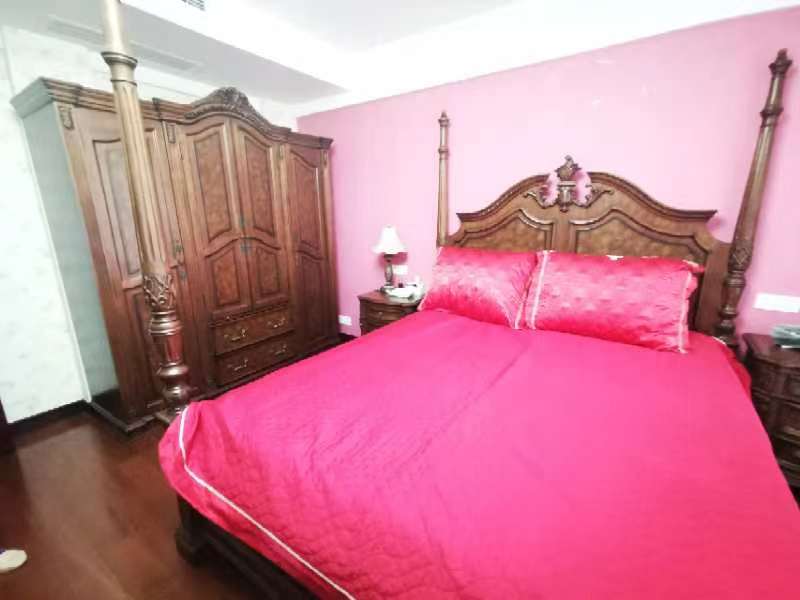 春晖花园 5室3厅5卫 304.30m&sup2;