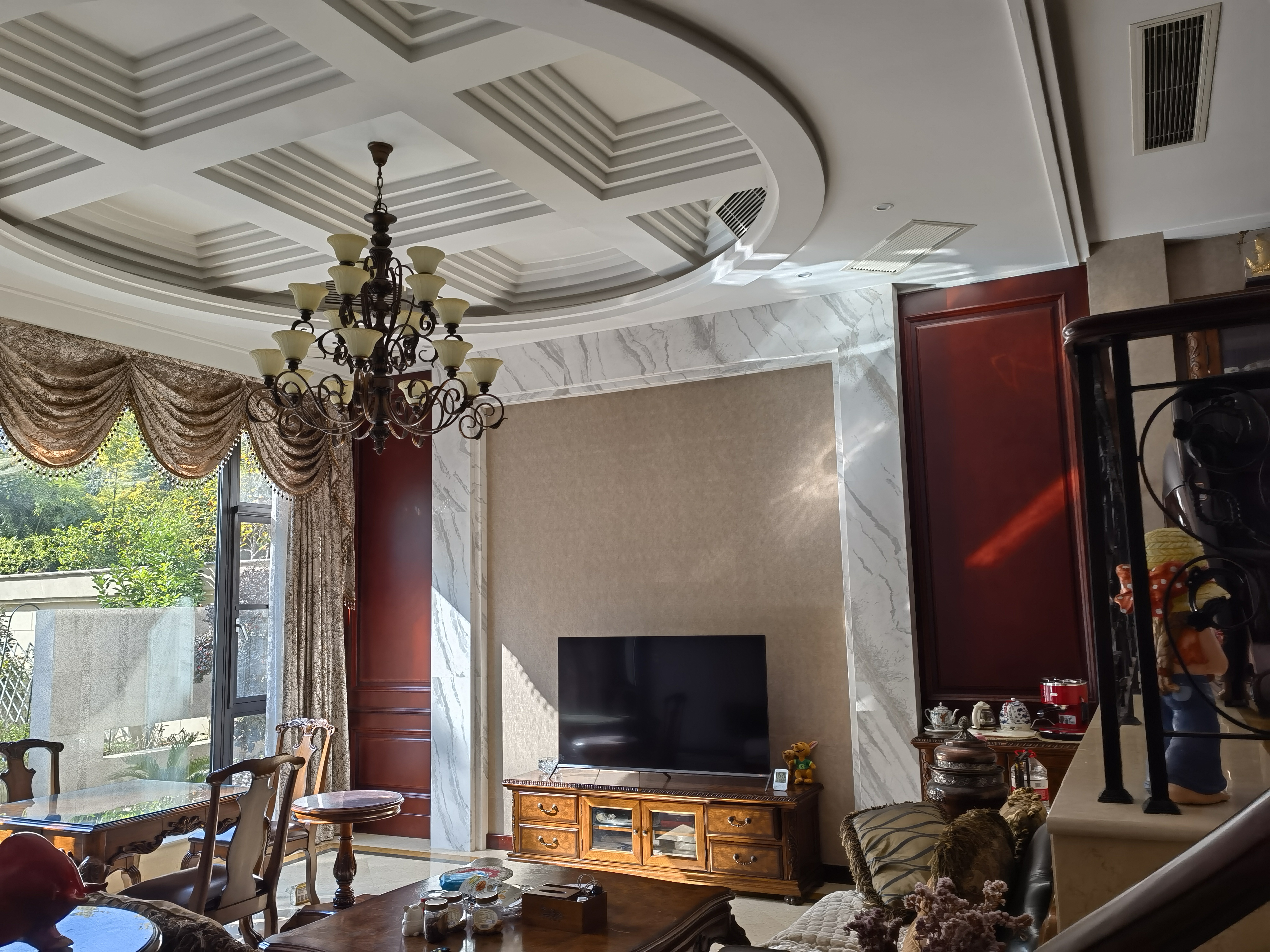 春晖花园 5室3厅5卫 304.30m&sup2;