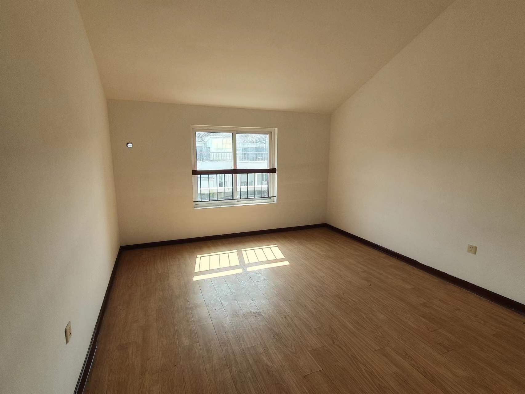 五山花苑 6室2厅2卫 209.18m&sup2;