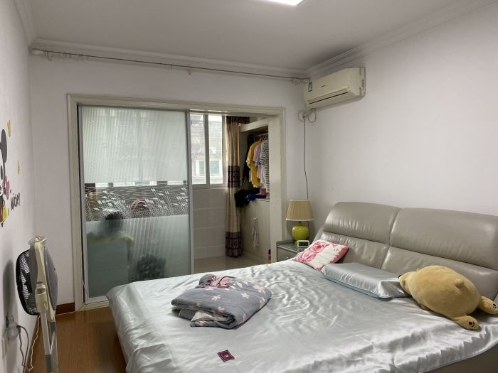 天山花苑 3室2厅1卫 134m&sup2;