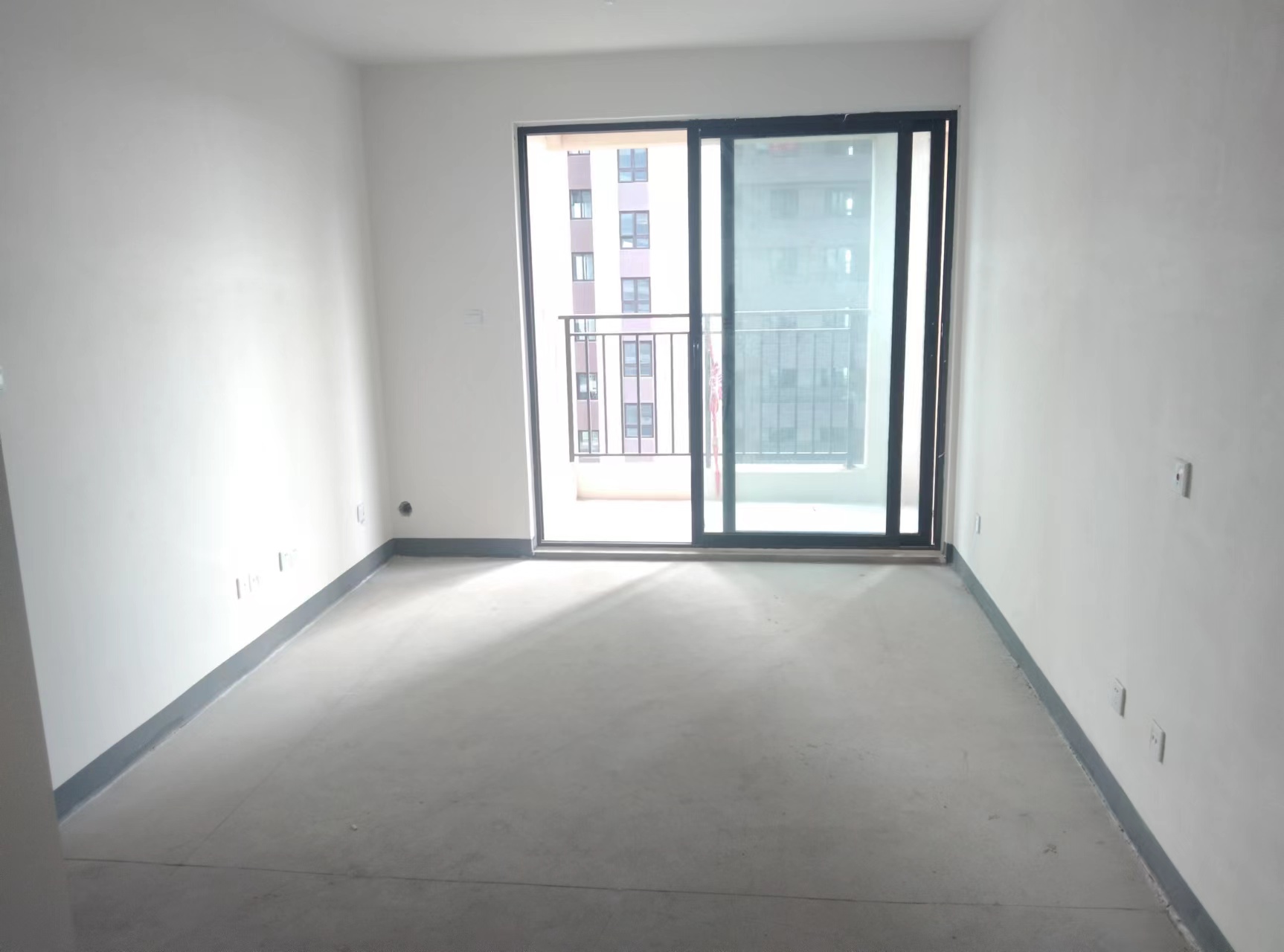 绿地新里城 3室2厅1卫 90m²