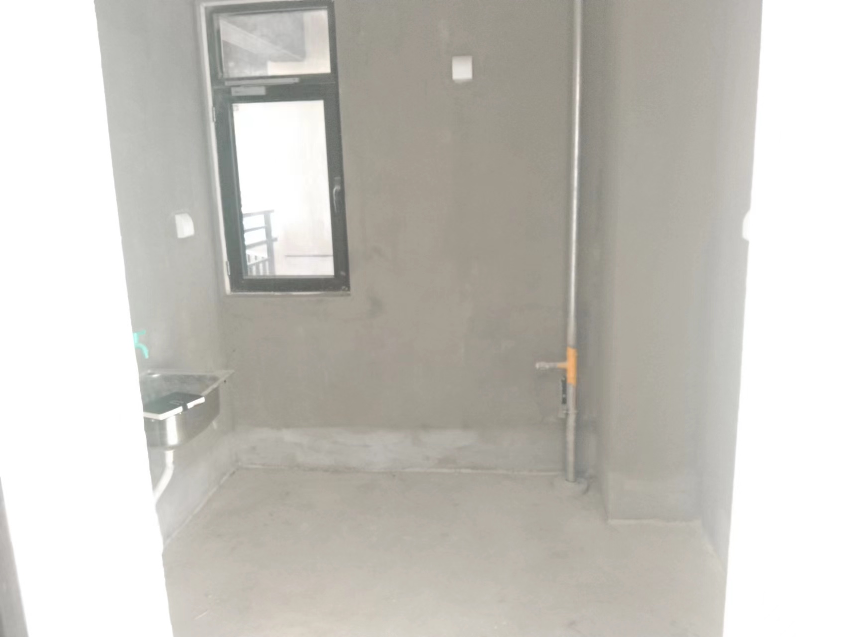 绿地新里城 3室2厅1卫 90m&sup2;
