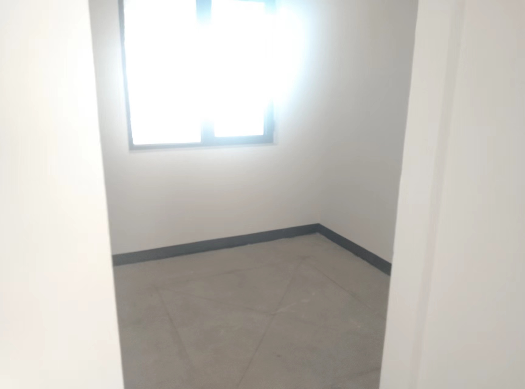 绿地新里城 3室2厅1卫 90m&sup2;