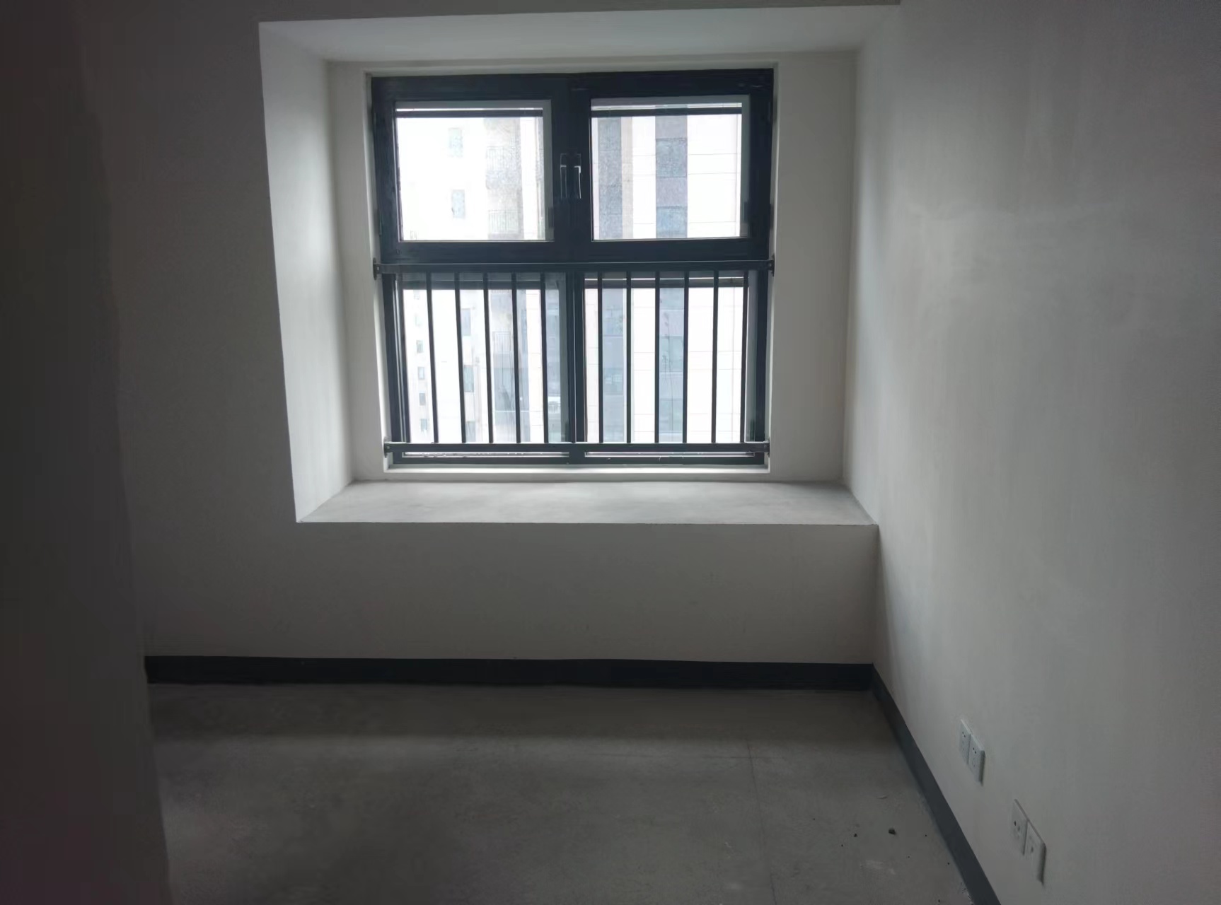 绿地新里城 3室2厅1卫 90m&sup2;