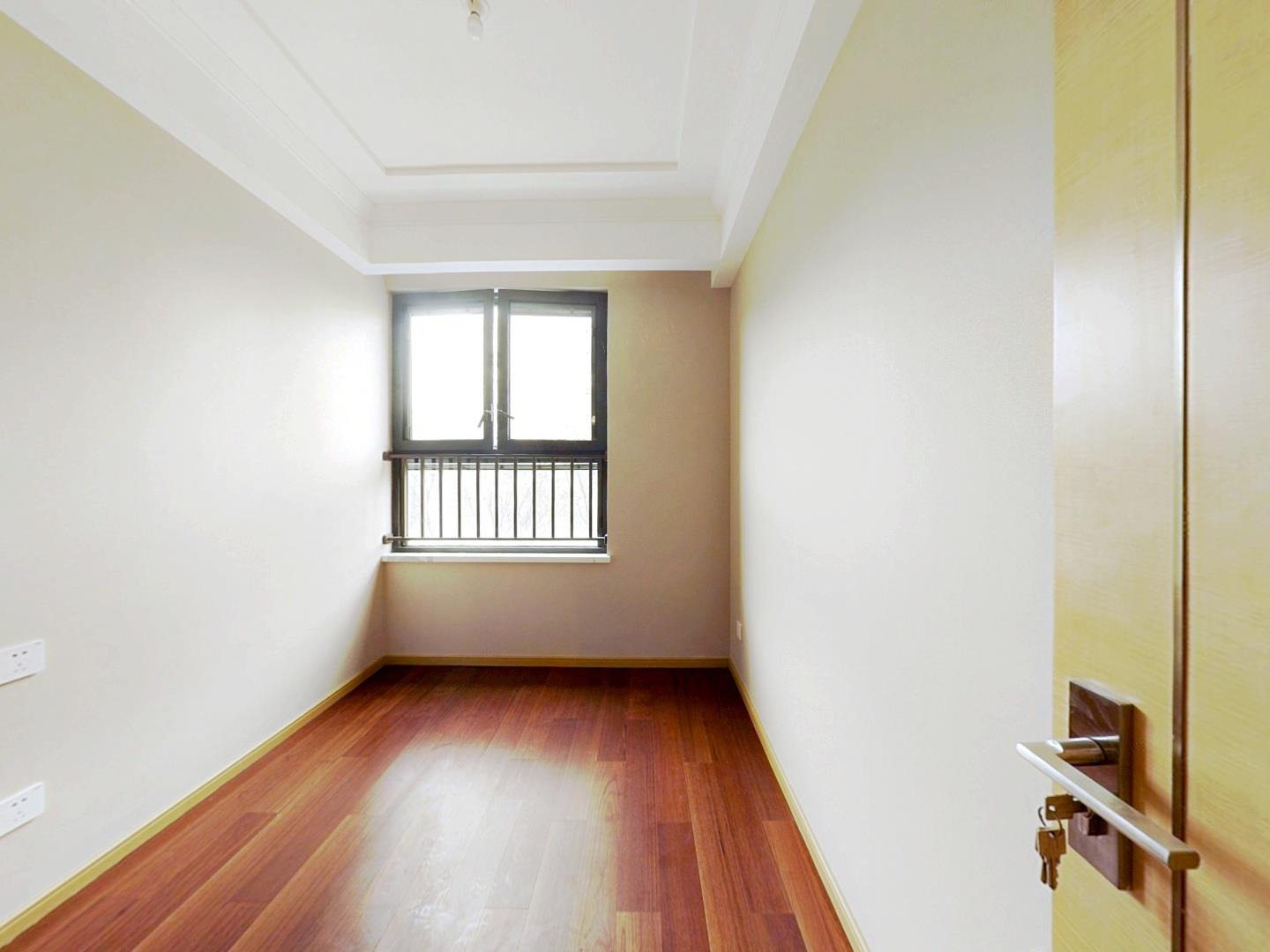 兰园 4室2厅2卫 143m&sup2;