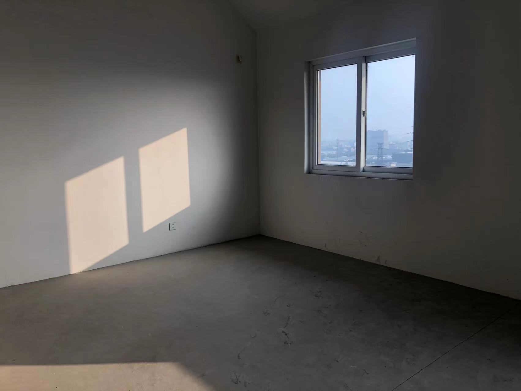 白龙花苑 3室2厅1卫 135m&sup2;