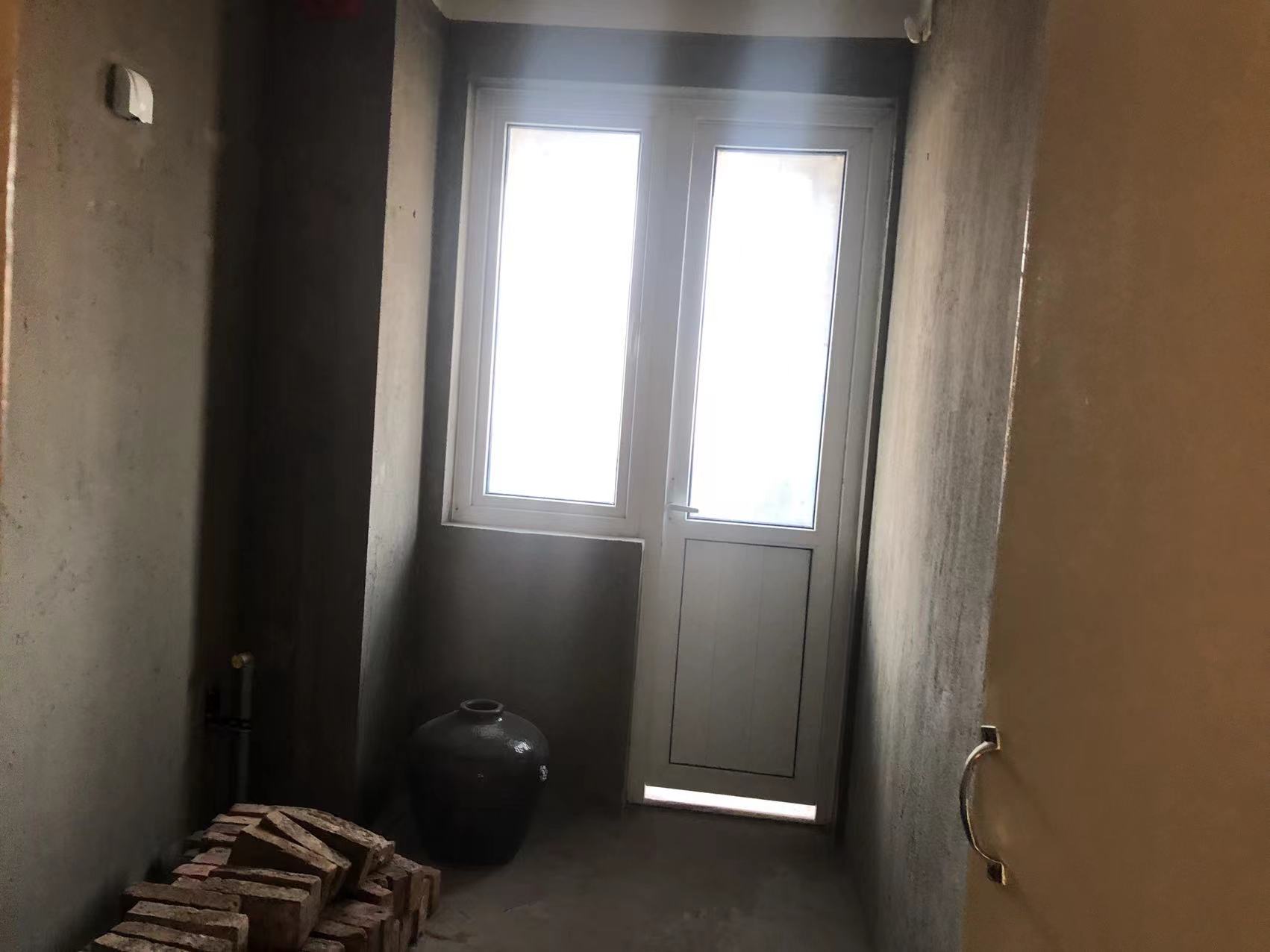 白龙花苑 3室2厅1卫 135m&sup2;