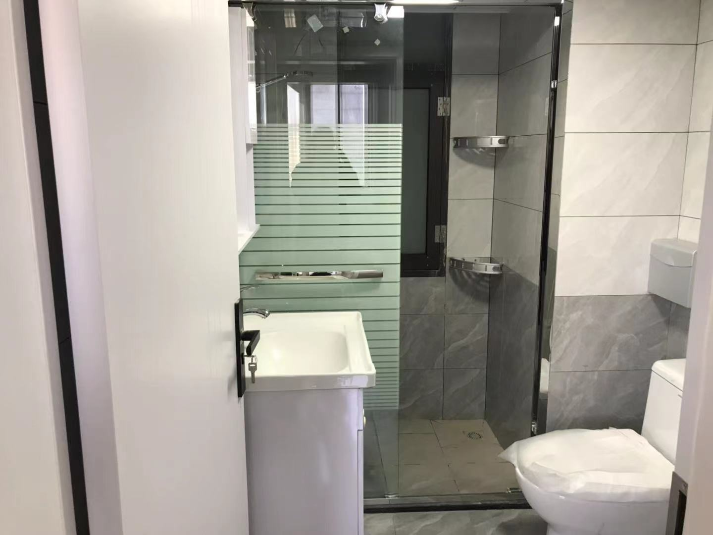 华能大厦 2室1厅1卫 73m&sup2;