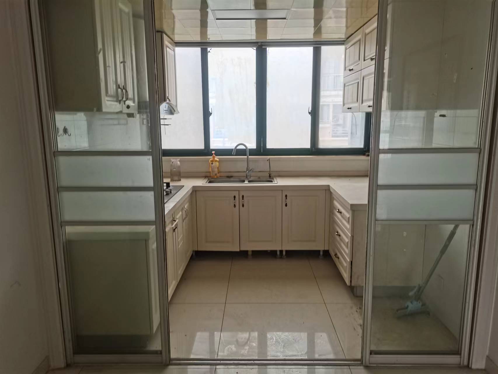 东晖花园 4室2厅1卫 134m&sup2;