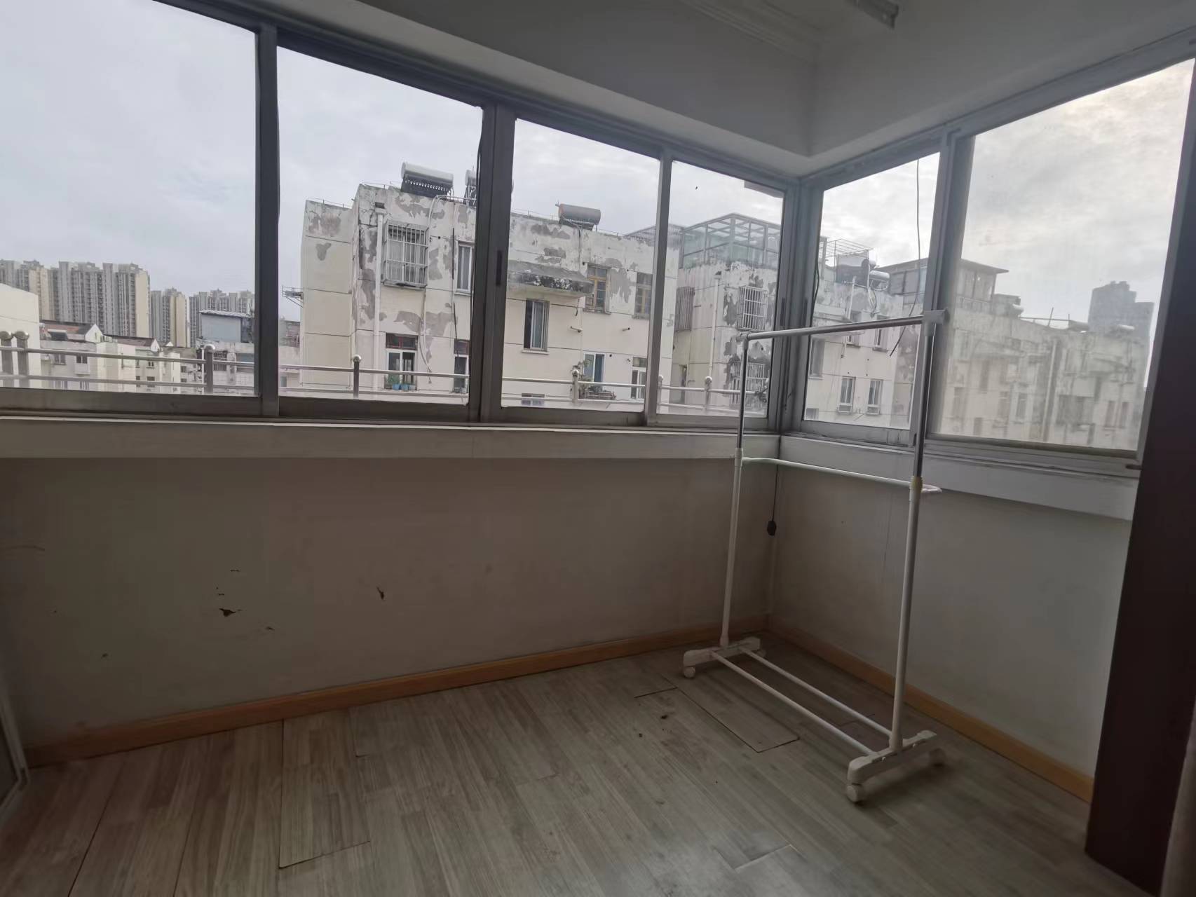南川园新村 2室1厅1卫 60m&sup2;