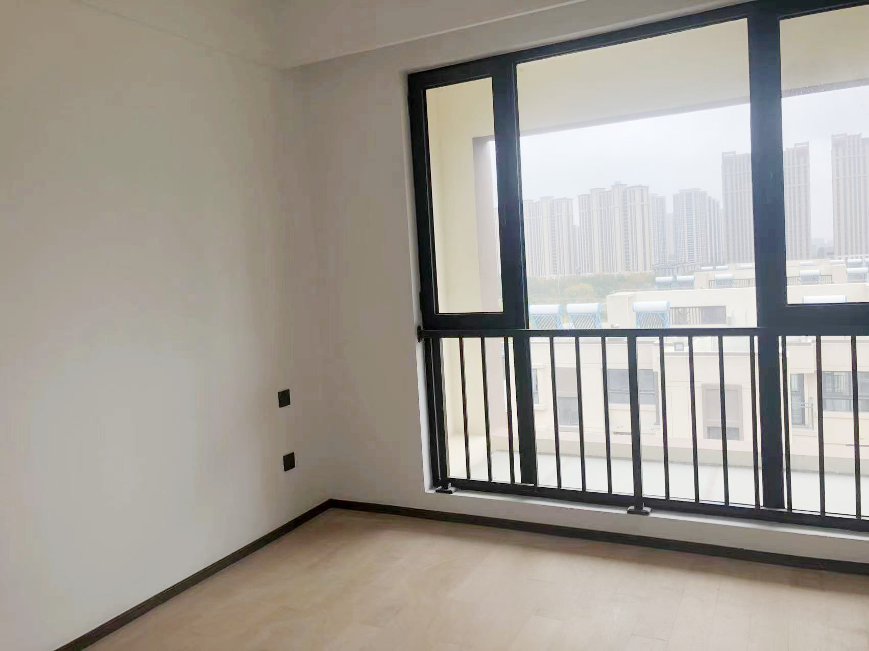 春风南岸西园 4室2厅3卫 167m&sup2;