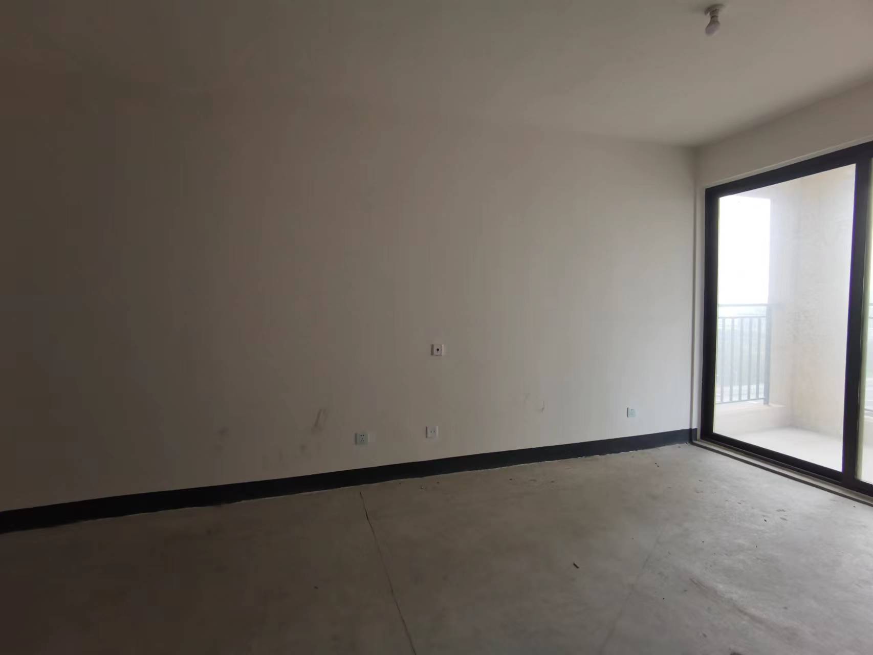 绿地新里城 3室2厅1卫 90m²