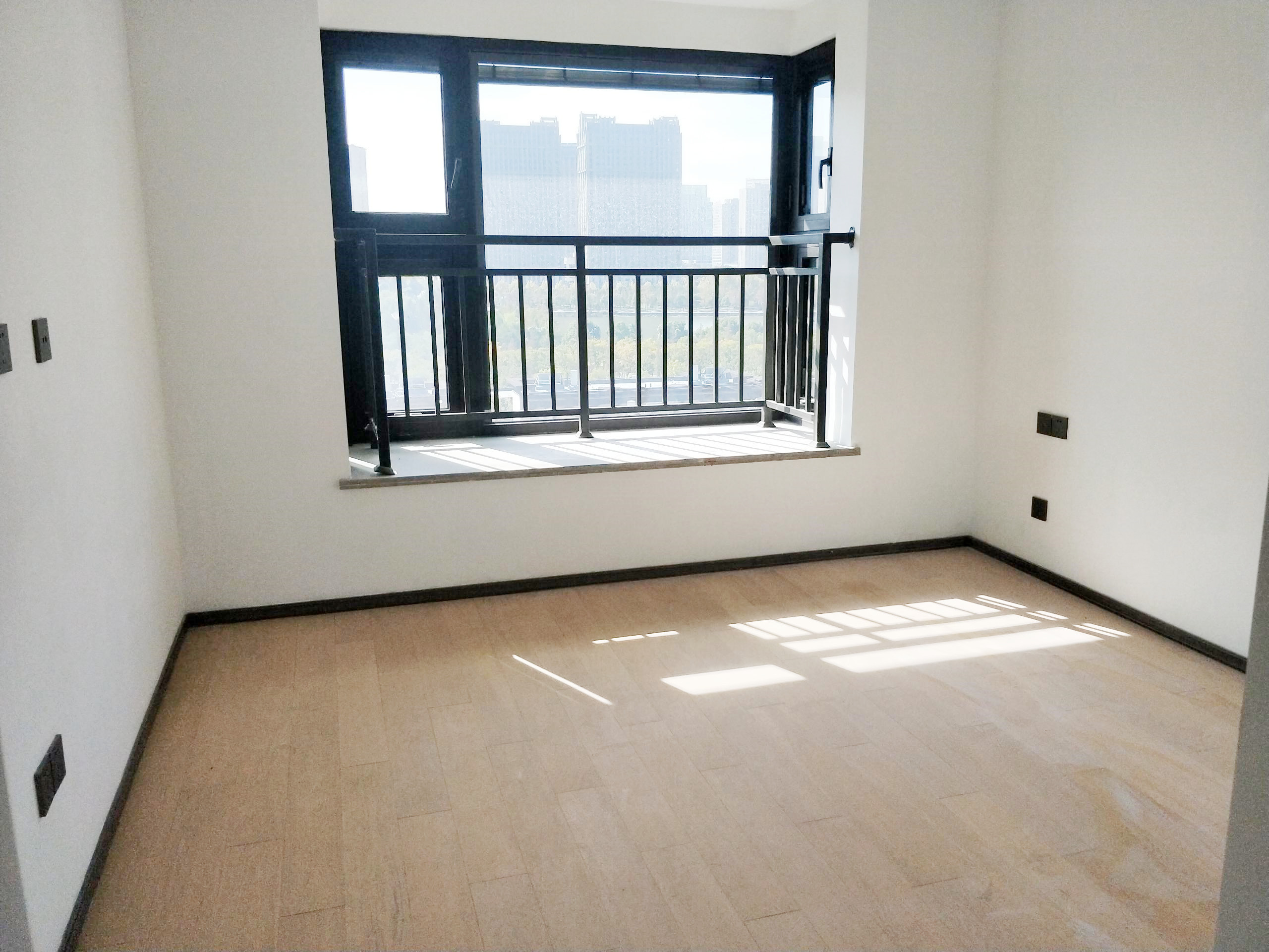 春风南岸西园 6室2厅2卫 167m&sup2;