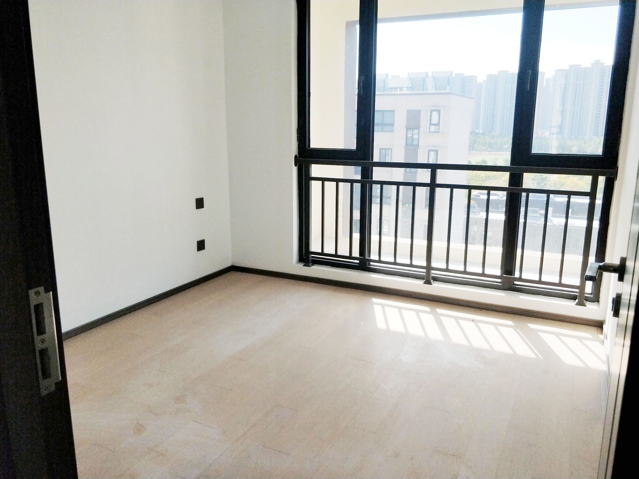 春风南岸西园 6室2厅2卫 167m&sup2;