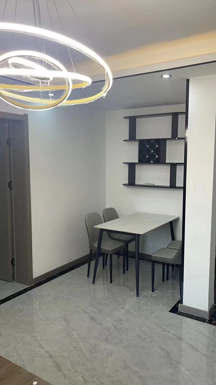 天山花苑 1室1厅1卫 65m&sup2;